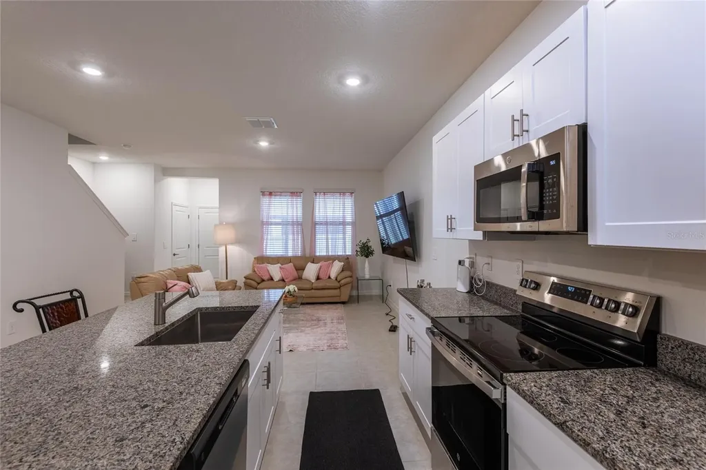 10807 E Fort White Court Tampa FL 33647