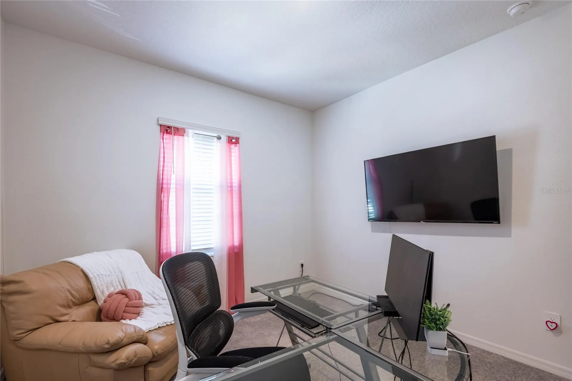 10807 E Fort White Court Tampa FL 33647