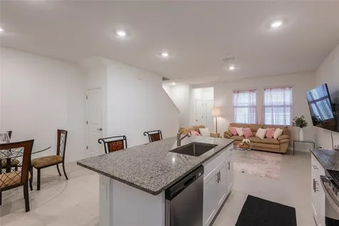 10807 E Fort White Court Tampa FL 33647