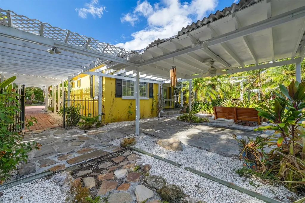 1821 Oak Creek Drive Dunedin FL 34698