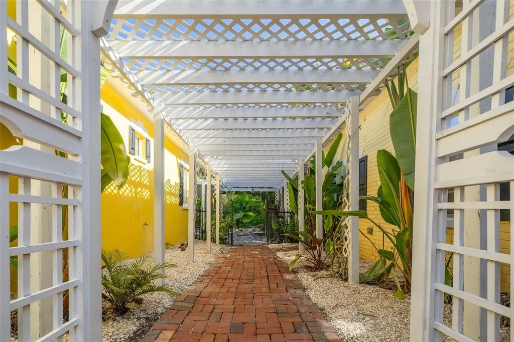 1821 Oak Creek Drive Dunedin FL 34698