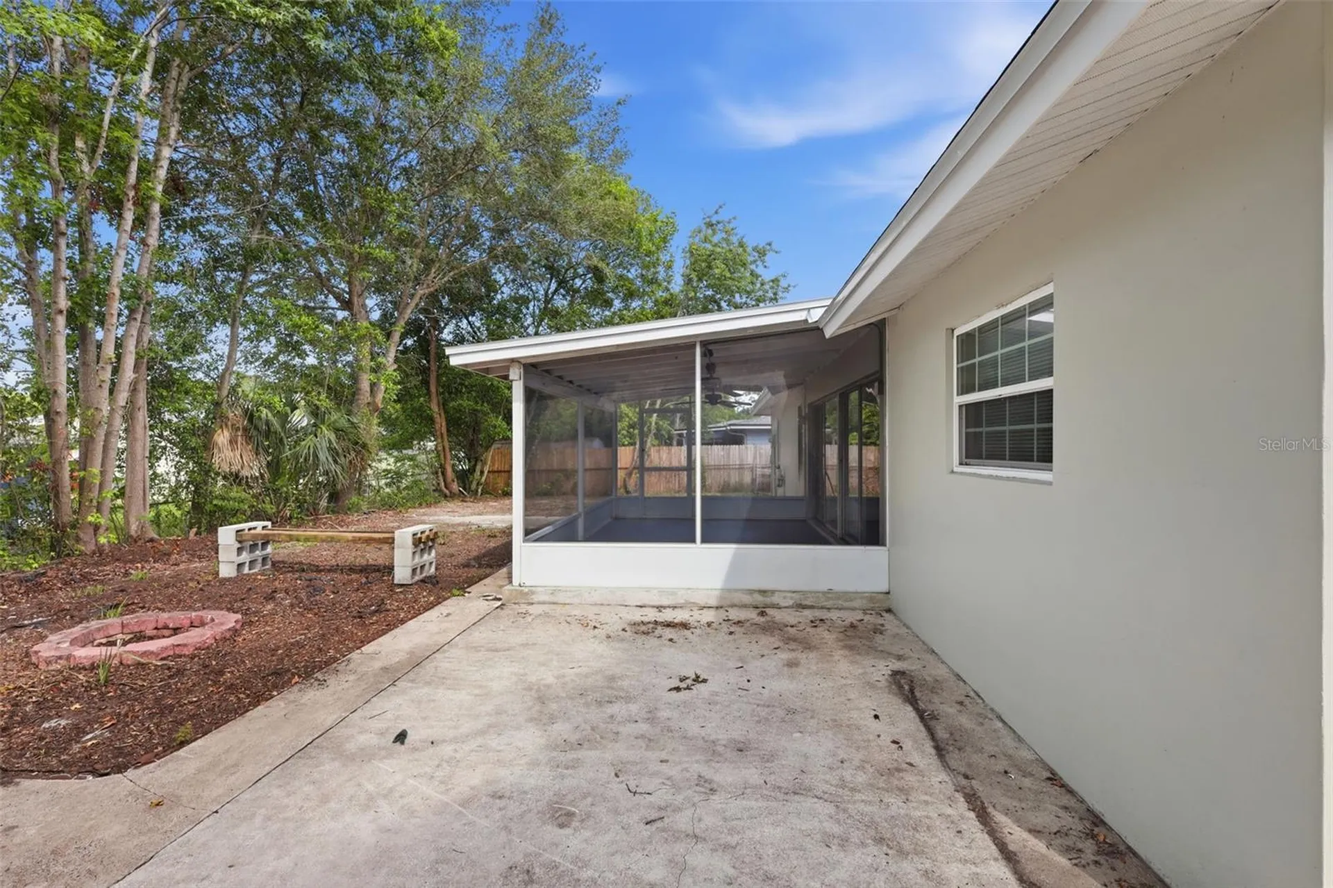 2852 English Drive Deltona FL 32738