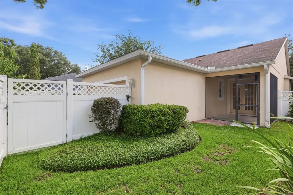 305 Manor View Lane Deland FL 32724