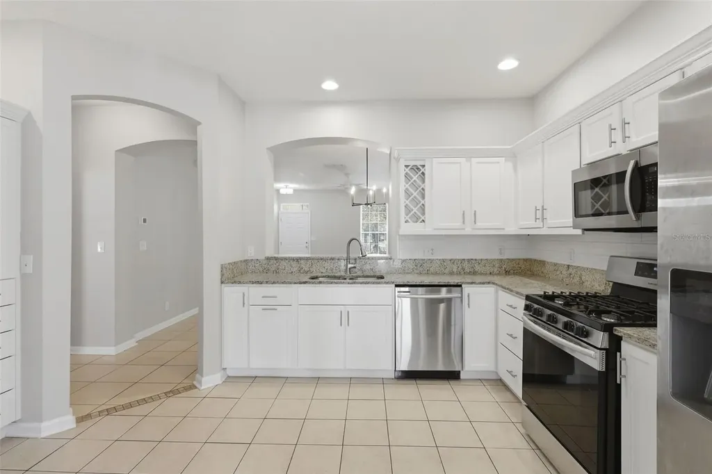 305 Manor View Lane Deland FL 32724