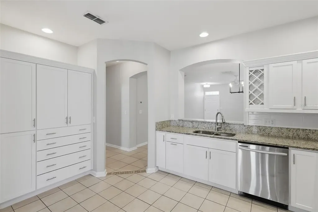 305 Manor View Lane Deland FL 32724