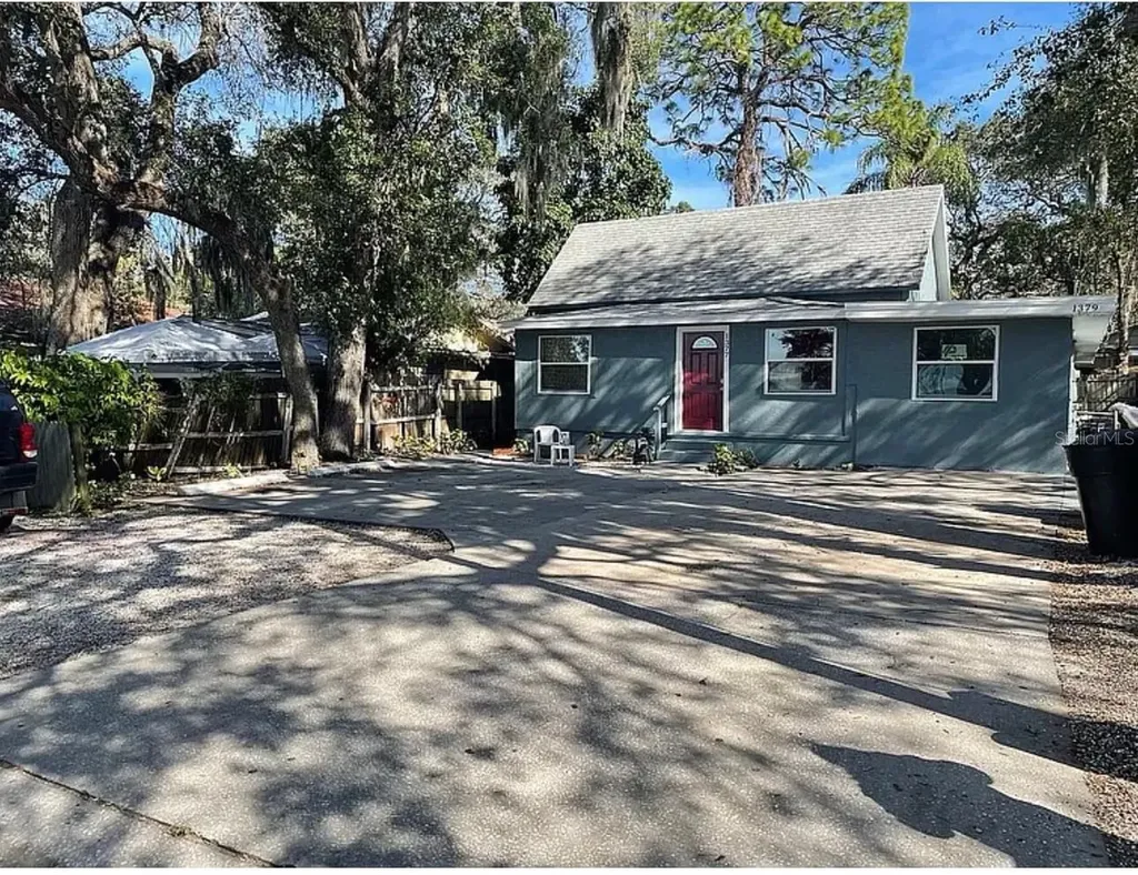 1379 S Martin Luther King Jr Avenue Clearwater FL 33756