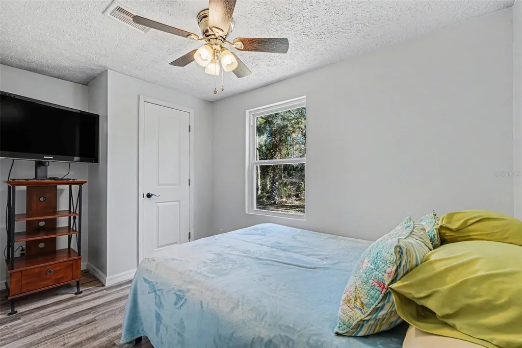 24421 Trespass Trail Astor FL 32102