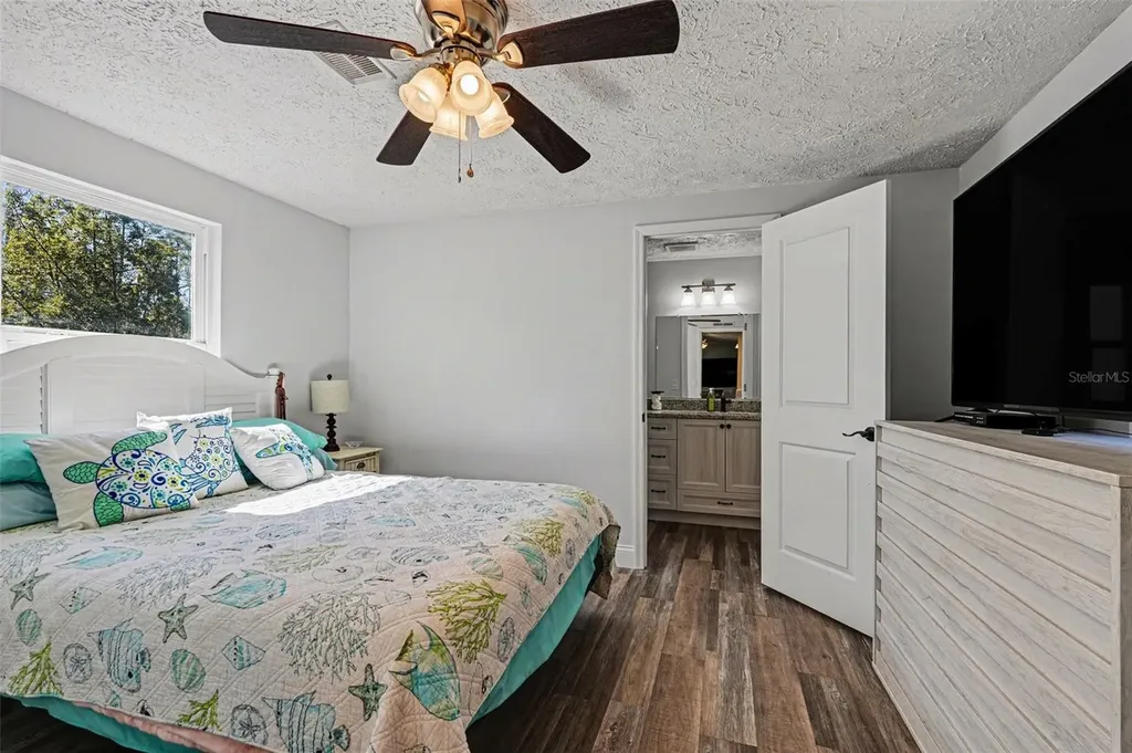 24421 Trespass Trail Astor FL 32102