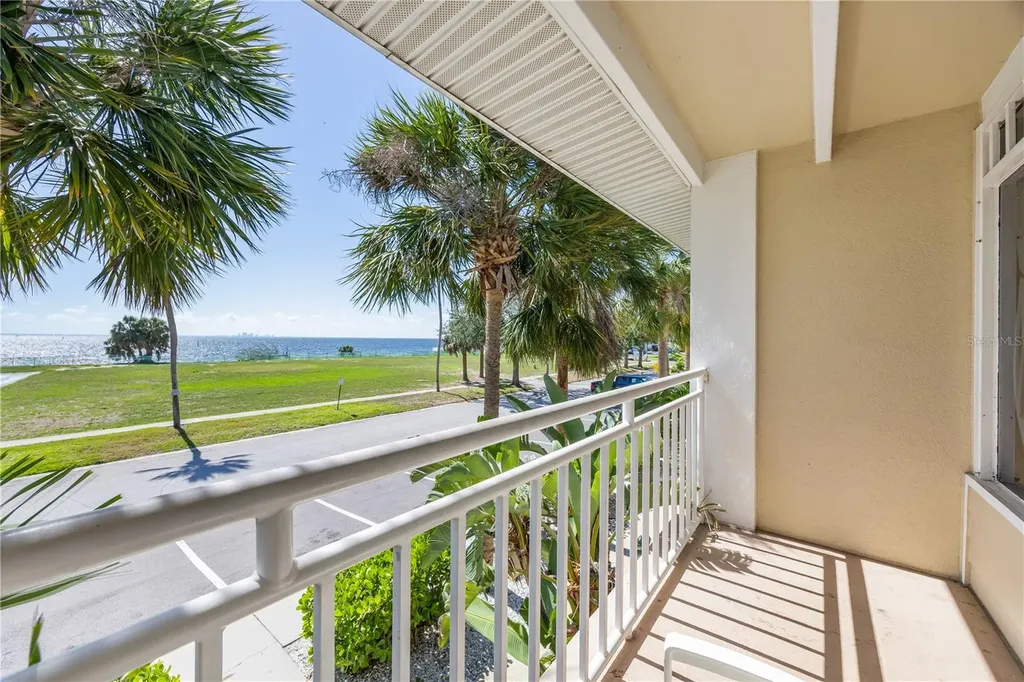 611 Destiny Drive Ruskin FL 33570