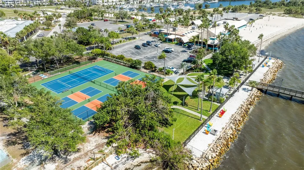 611 Destiny Drive Ruskin FL 33570