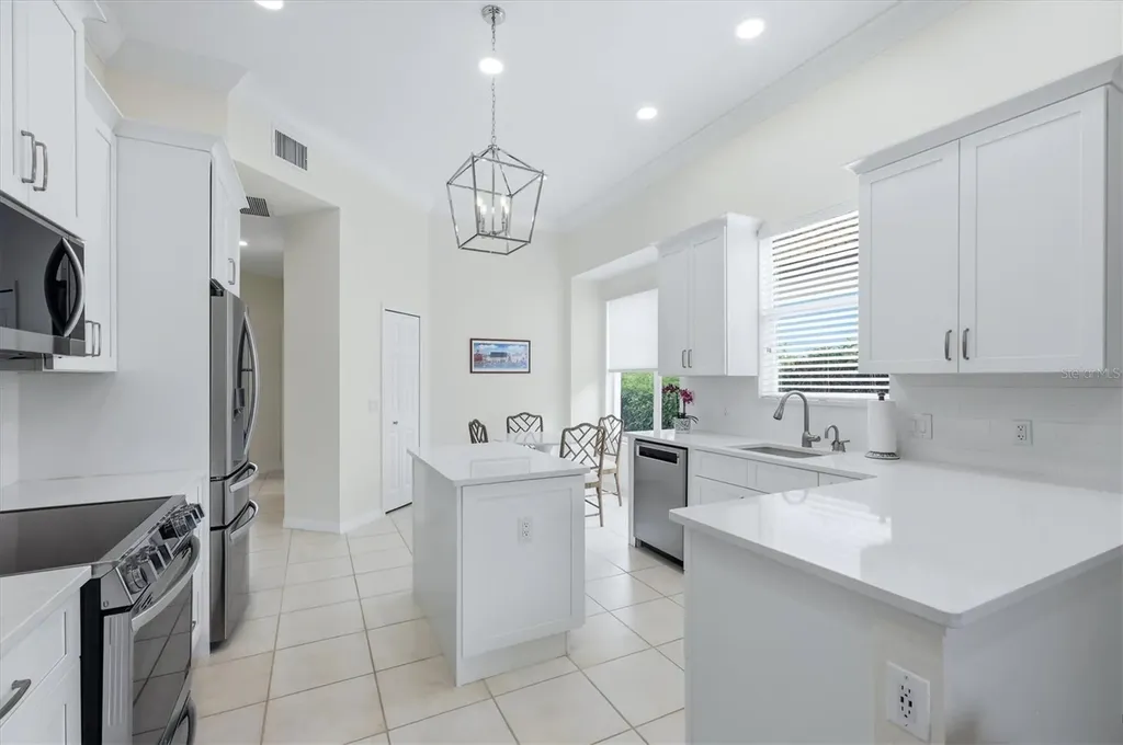 6828 Bay Hill Drive Bradenton FL 34202