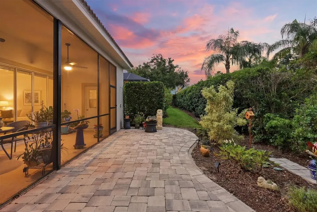6828 Bay Hill Drive Bradenton FL 34202