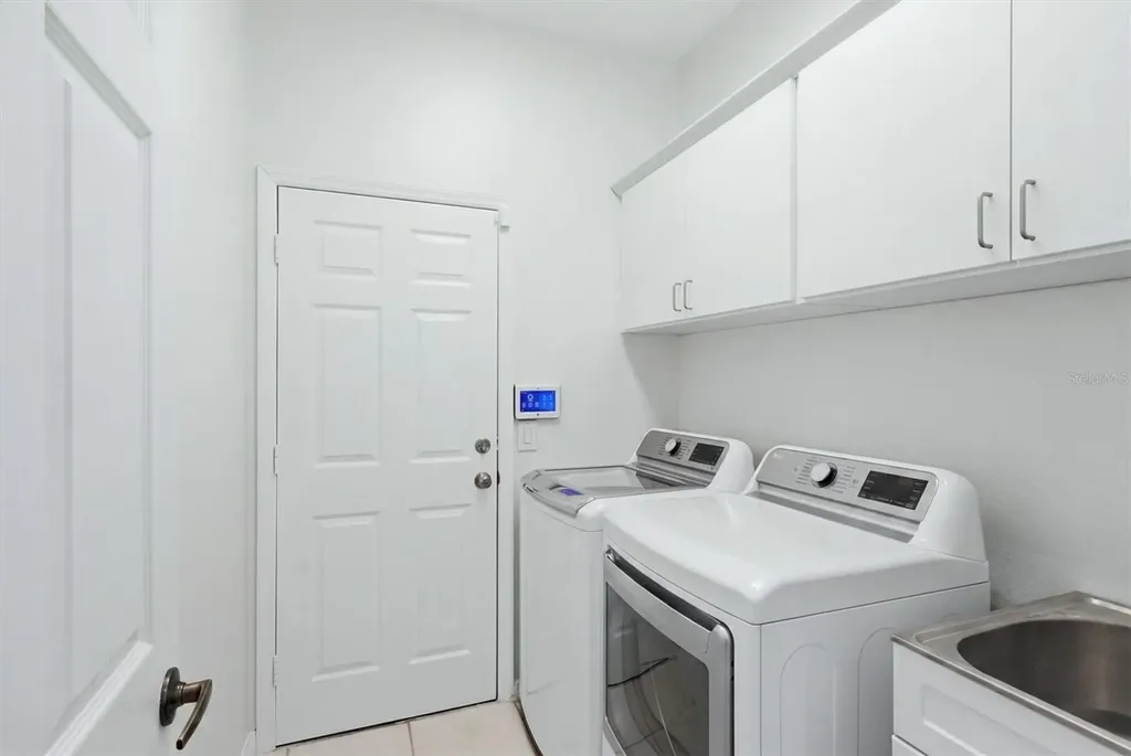 6828 Bay Hill Drive Bradenton FL 34202