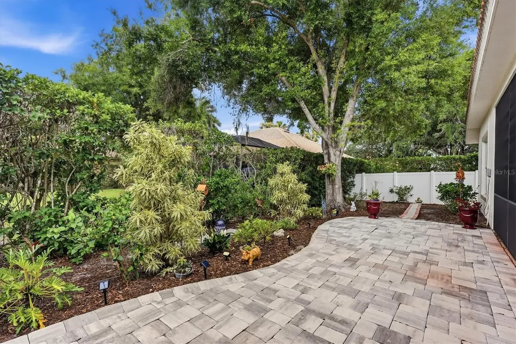 6828 Bay Hill Drive Bradenton FL 34202