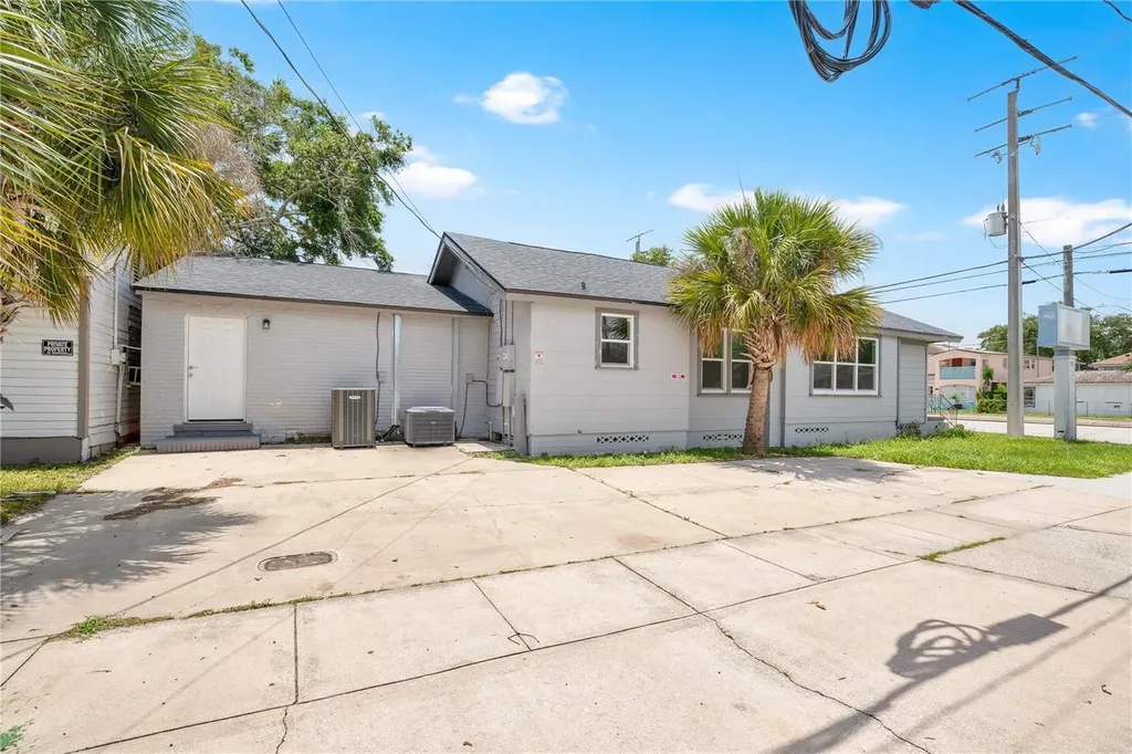 547 N Ridgewood Avenue Daytona Beach FL 32114