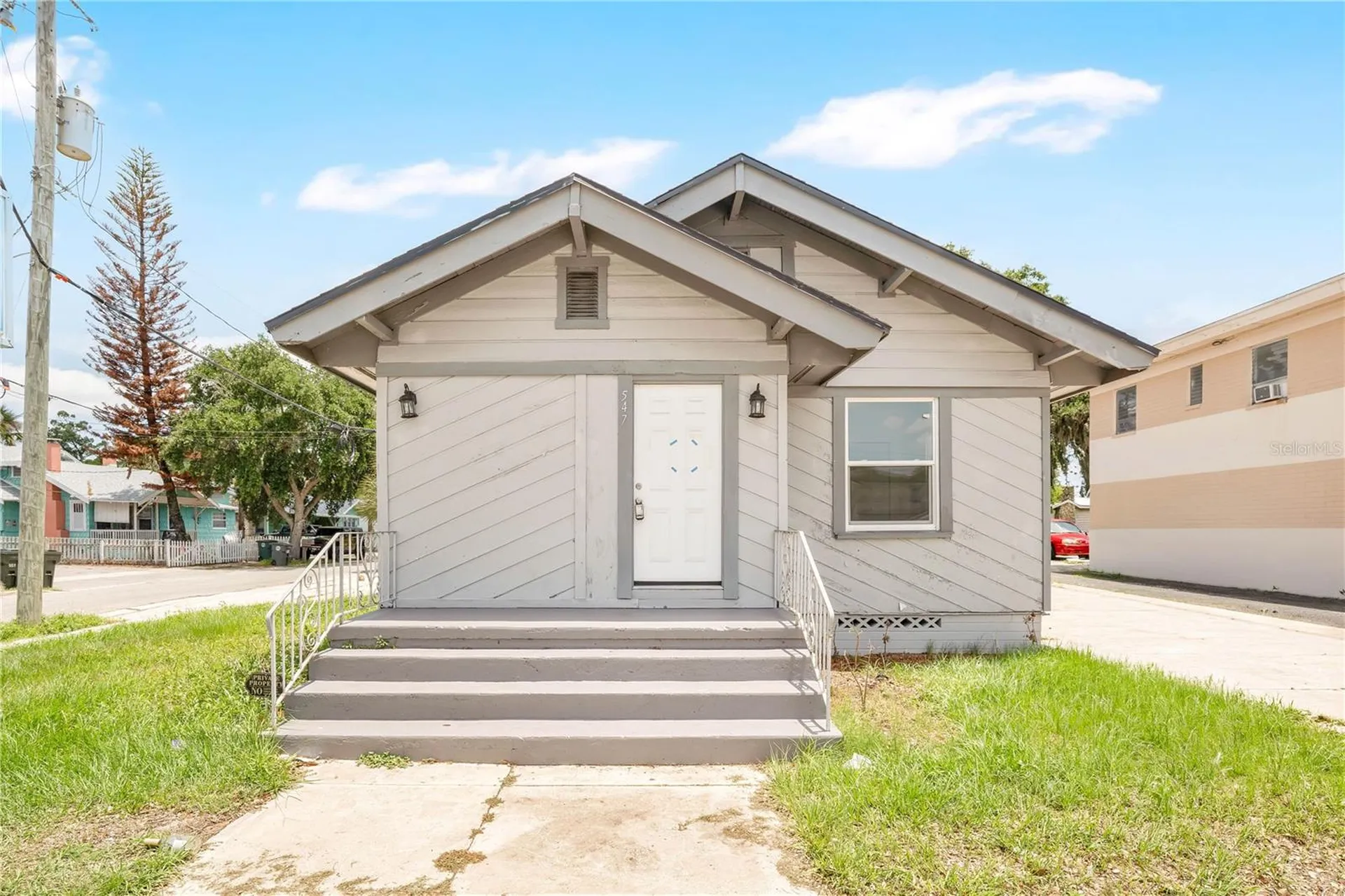 547 N Ridgewood Avenue Daytona Beach FL 32114
