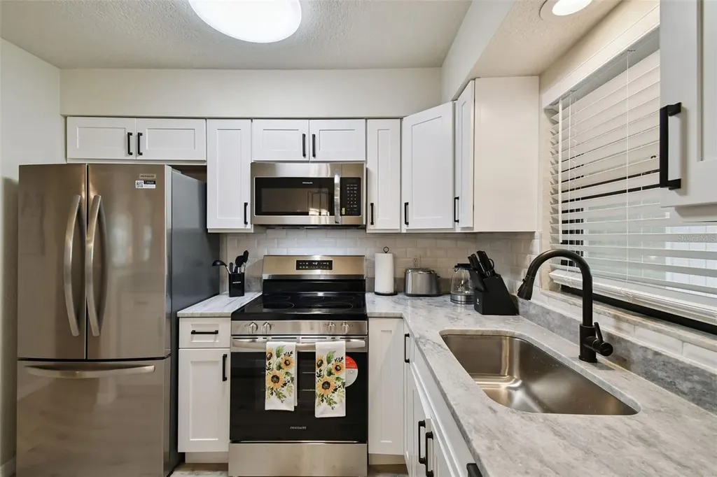 6551 S West Shore Circle Tampa FL 33616