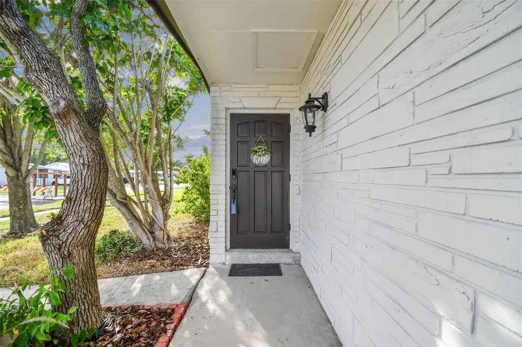 6551 S West Shore Circle Tampa FL 33616