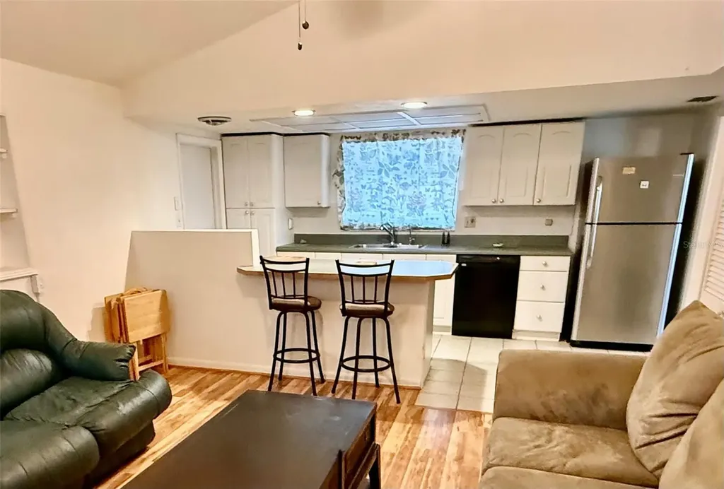 1004 Connecticut Road Tarpon Springs FL 34689