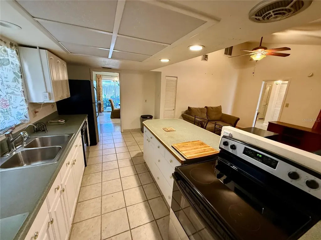 1004 Connecticut Road Tarpon Springs FL 34689