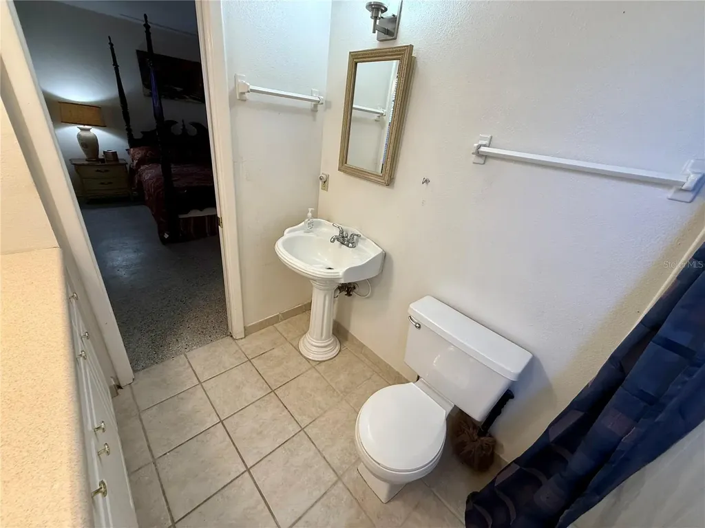 1004 Connecticut Road Tarpon Springs FL 34689