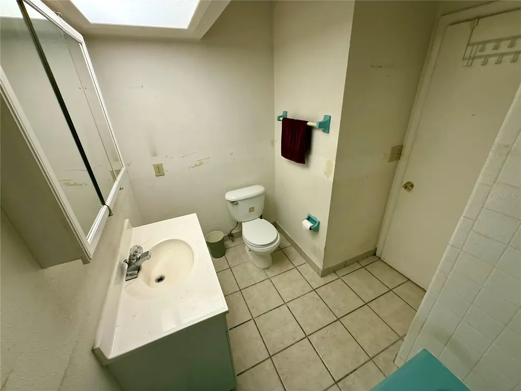 1004 Connecticut Road Tarpon Springs FL 34689