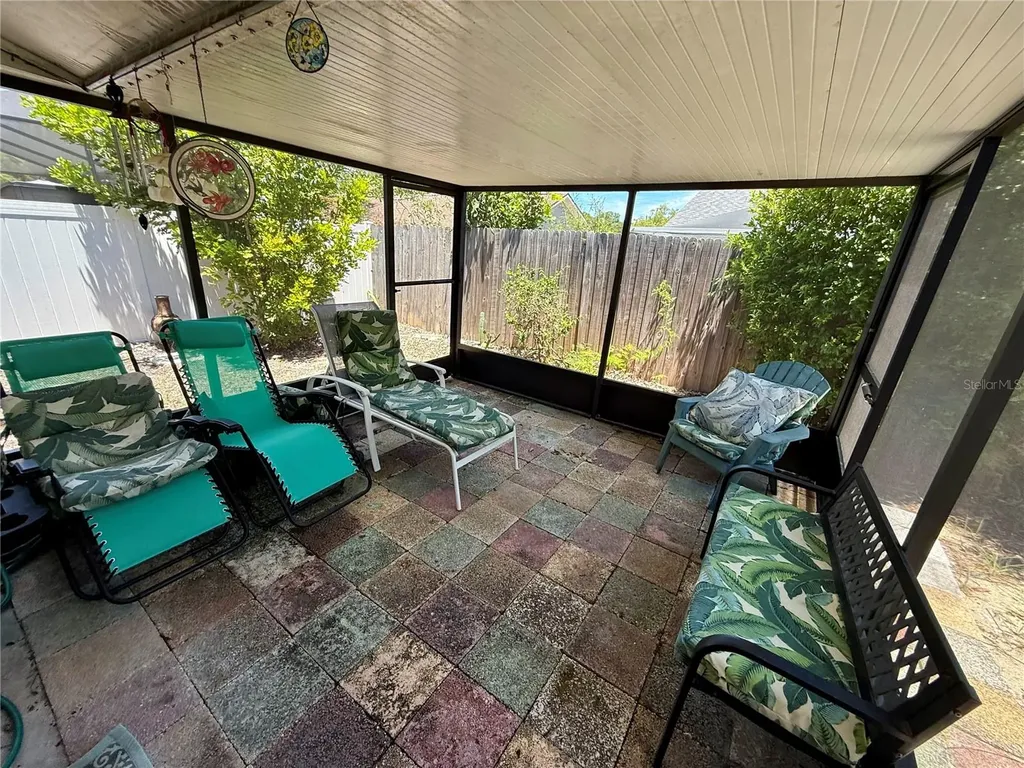 1004 Connecticut Road Tarpon Springs FL 34689