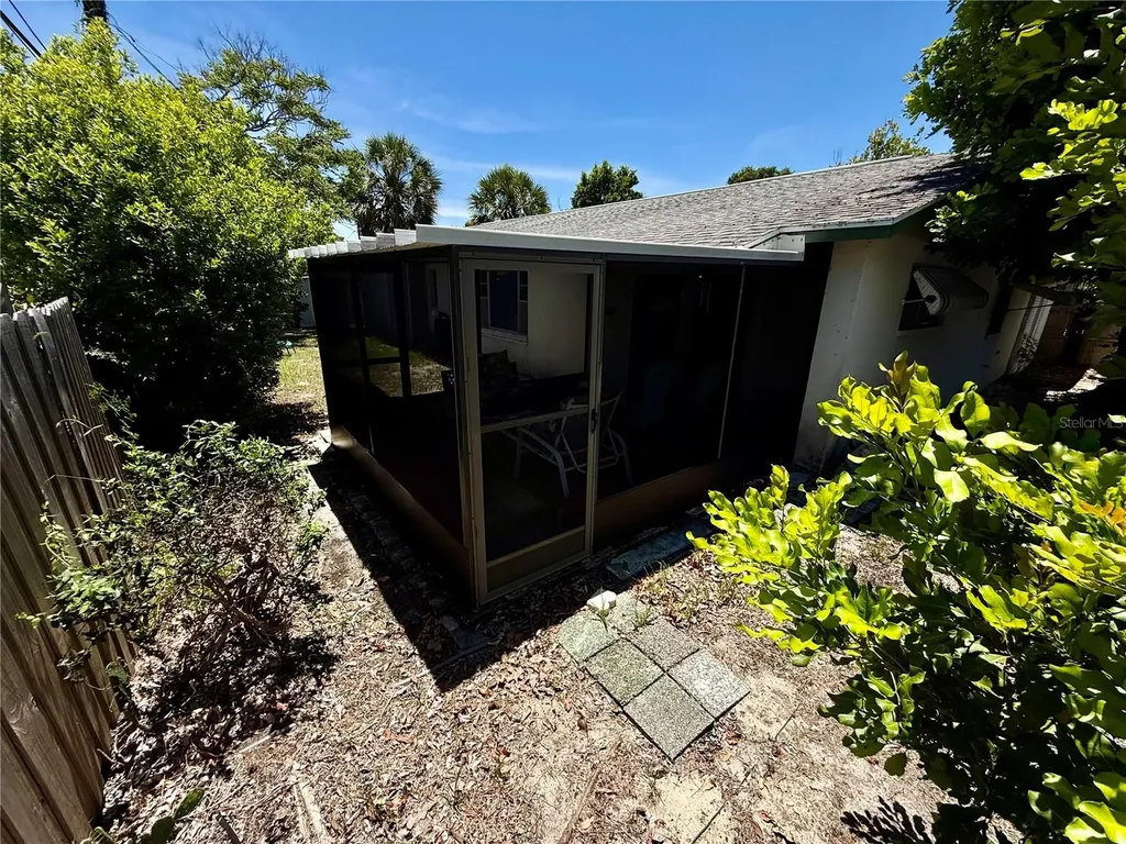 1004 Connecticut Road Tarpon Springs FL 34689