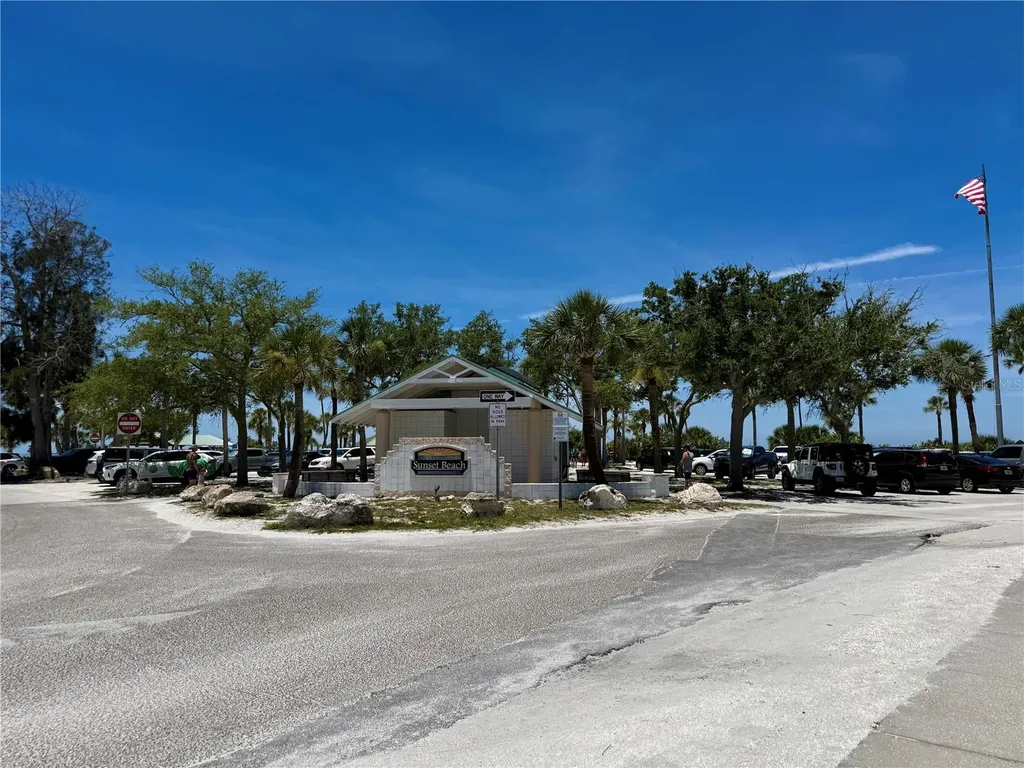 1004 Connecticut Road Tarpon Springs FL 34689