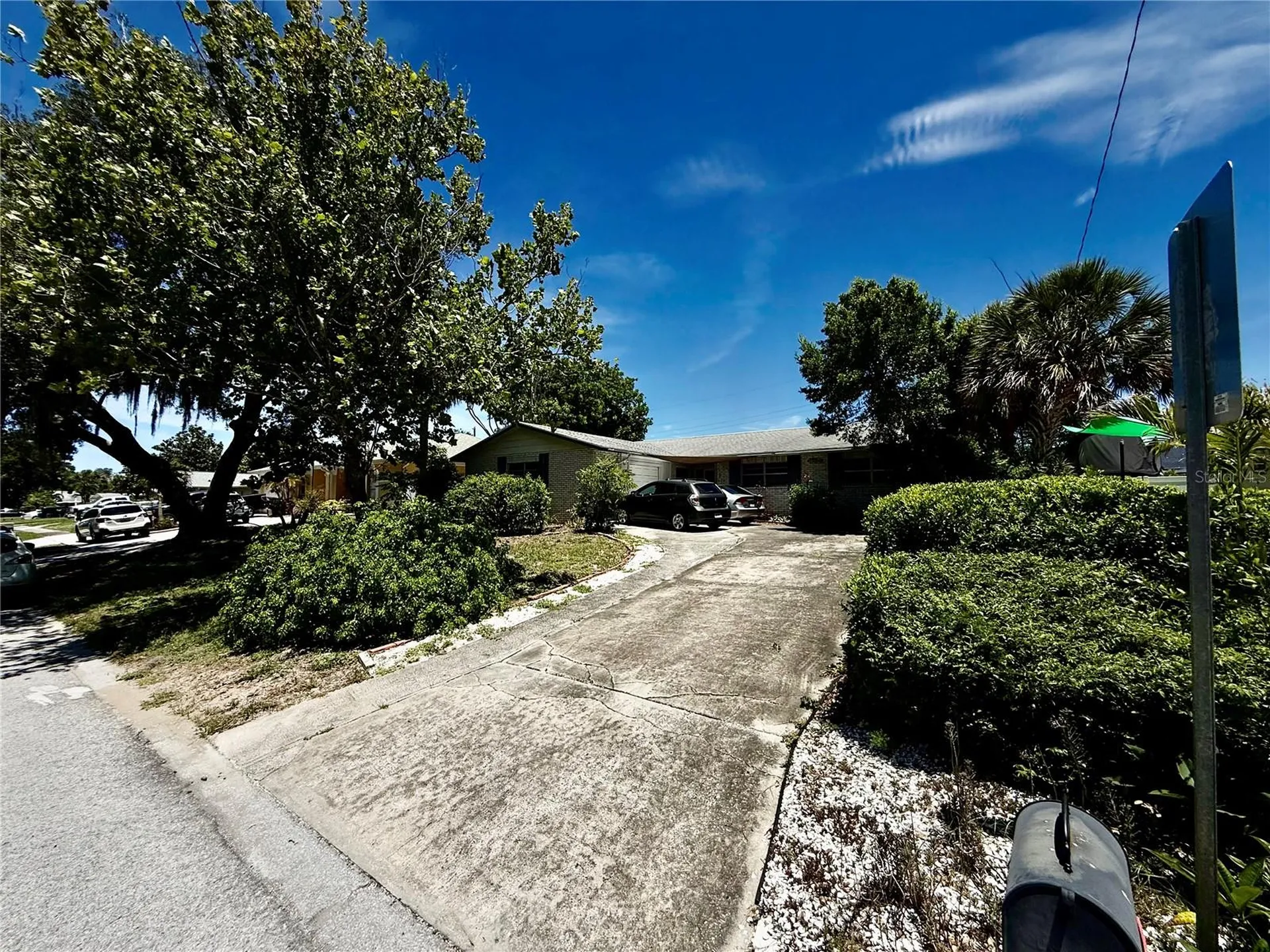 1004 Connecticut Road Tarpon Springs FL 34689
