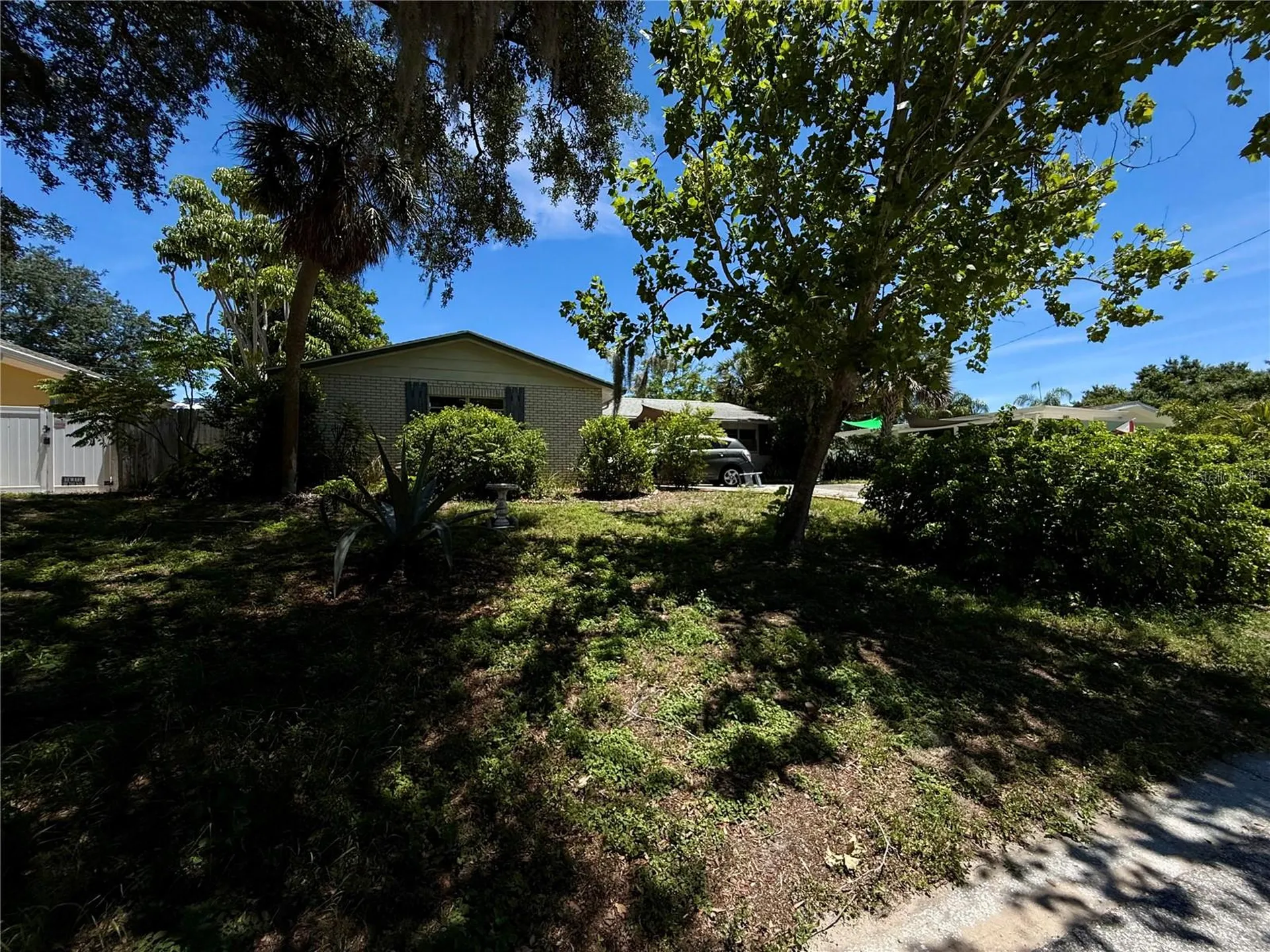 1004 Connecticut Road Tarpon Springs FL 34689