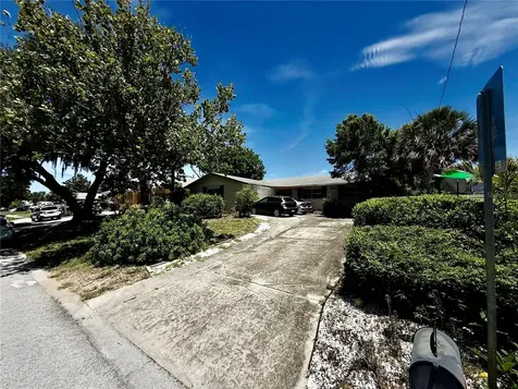 1004 Connecticut Road Tarpon Springs FL 34689