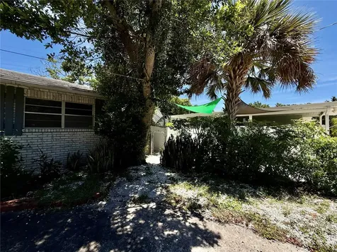 1004 Connecticut Road Tarpon Springs FL 34689