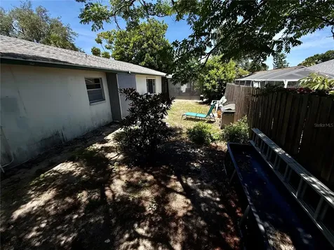 1004 Connecticut Road Tarpon Springs FL 34689