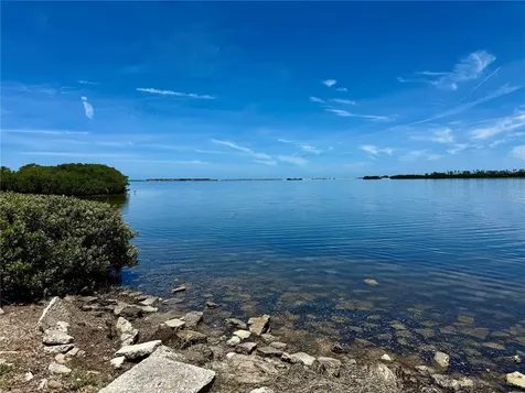 1004 Connecticut Road Tarpon Springs FL 34689