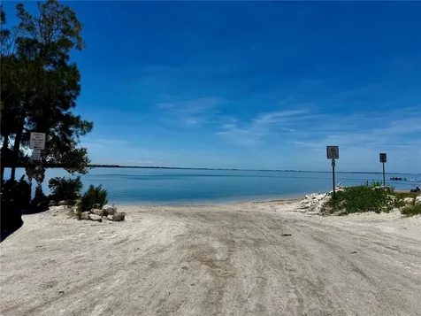 1004 Connecticut Road Tarpon Springs FL 34689