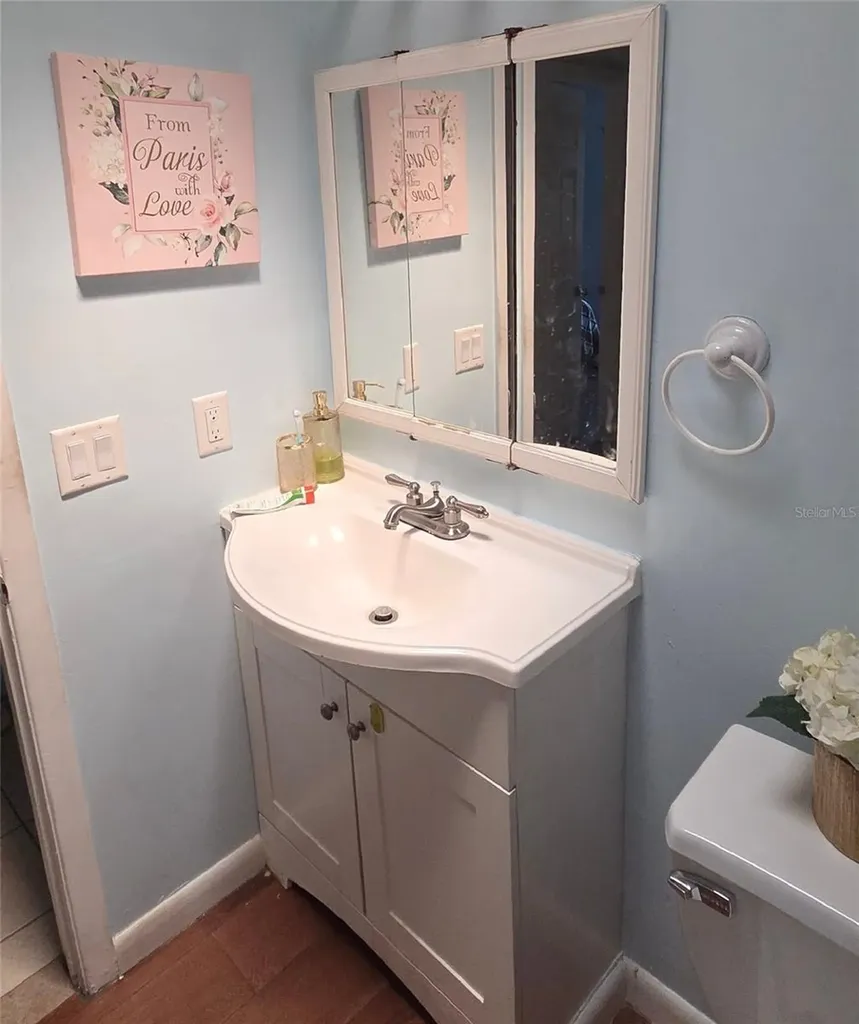 6717 Mornay Tampa FL 33615