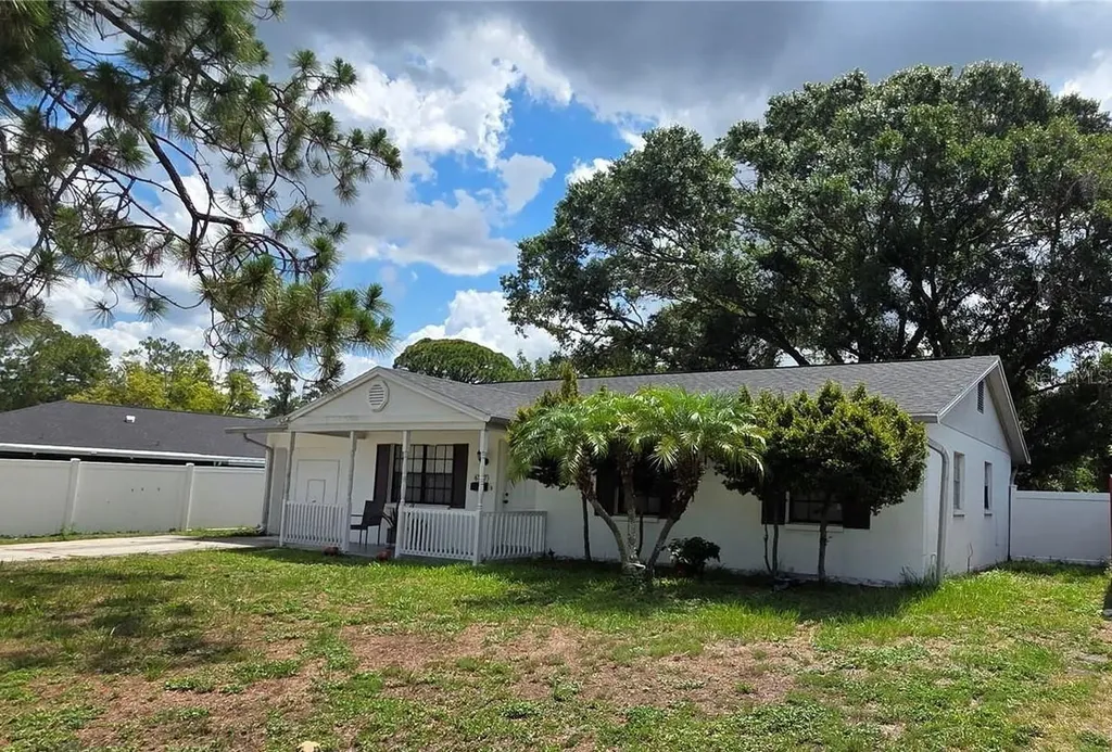 6717 Mornay Tampa FL 33615