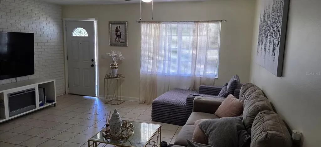 6717 Mornay Tampa FL 33615