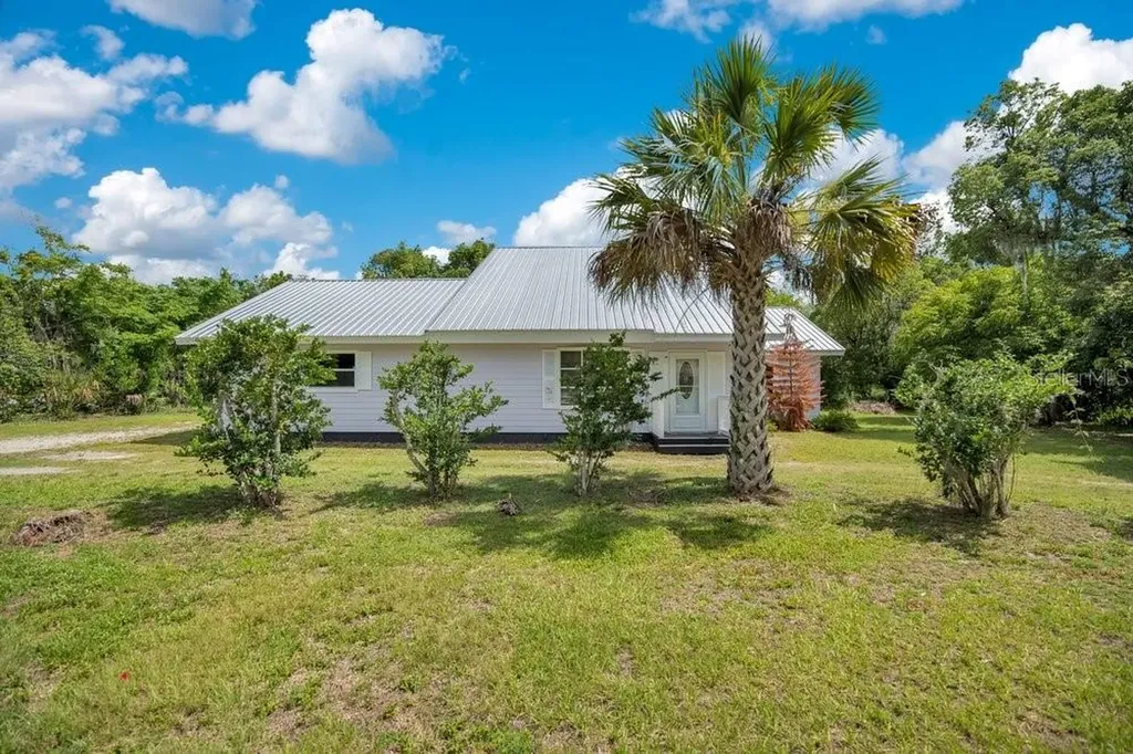 110 W Washington Avenue Deland FL 32720