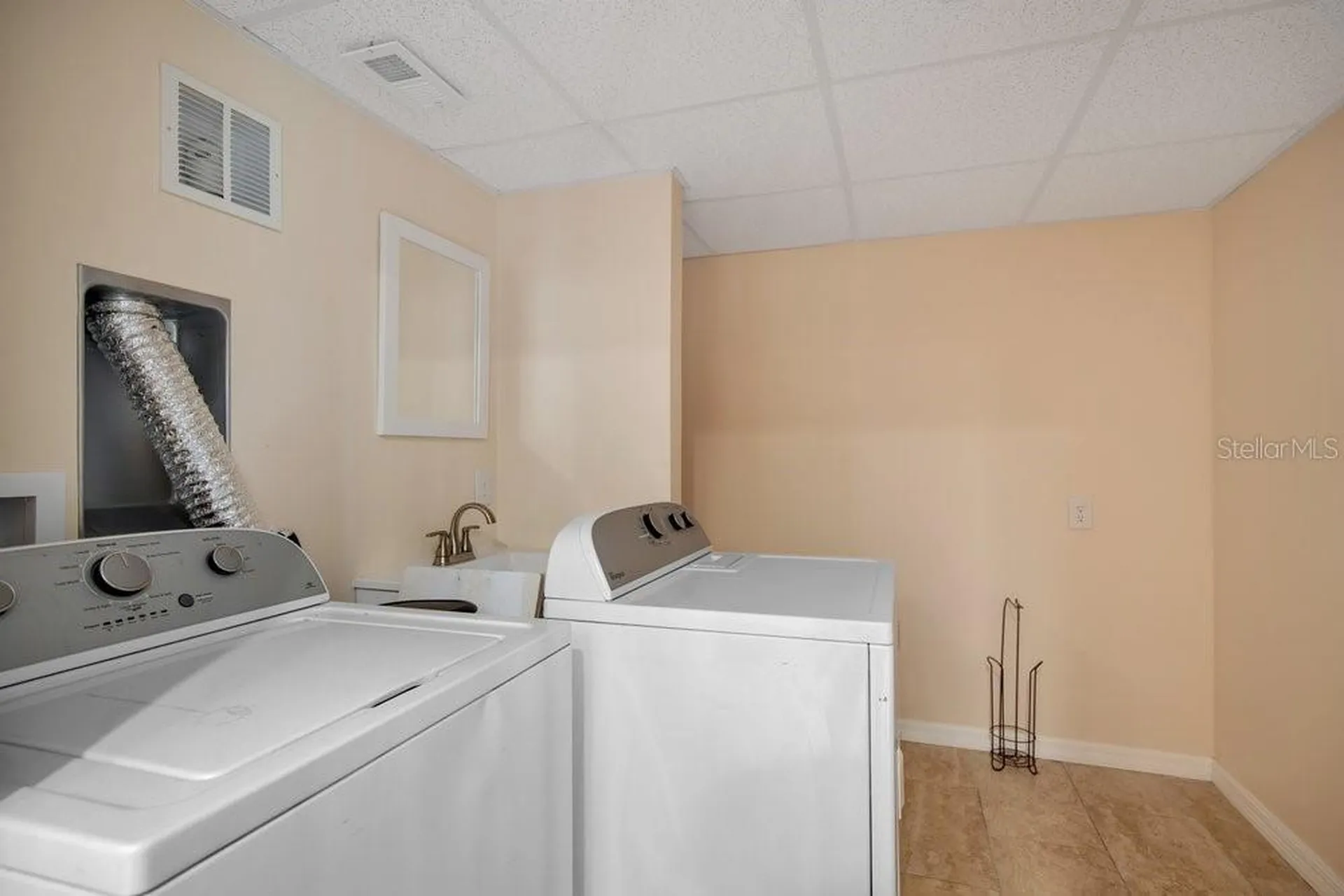 110 W Washington Avenue Deland FL 32720