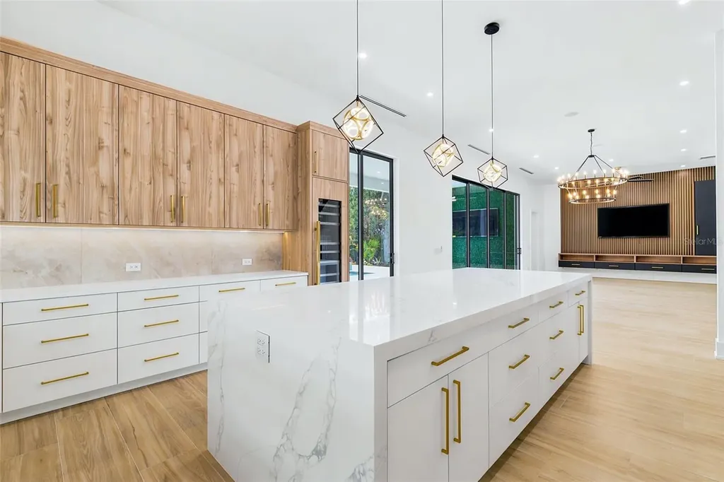 1870 Jasmine Drive Sarasota FL 34239