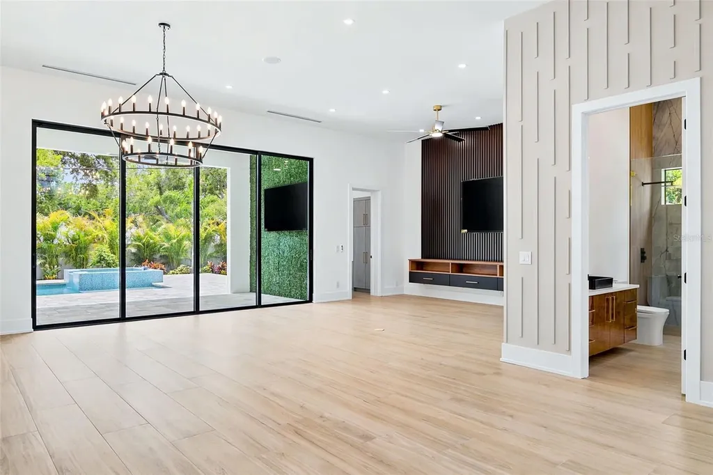1870 Jasmine Drive Sarasota FL 34239
