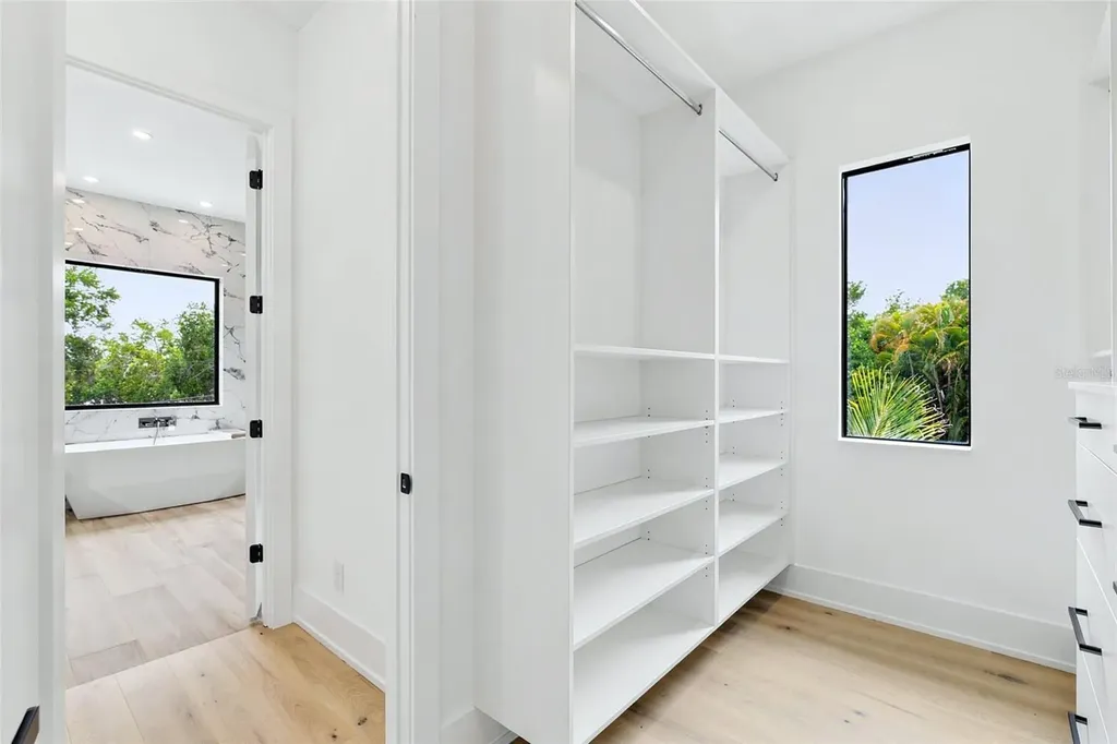 1870 Jasmine Drive Sarasota FL 34239