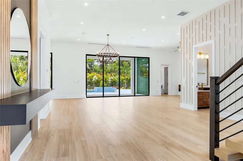 1870 Jasmine Drive Sarasota FL 34239