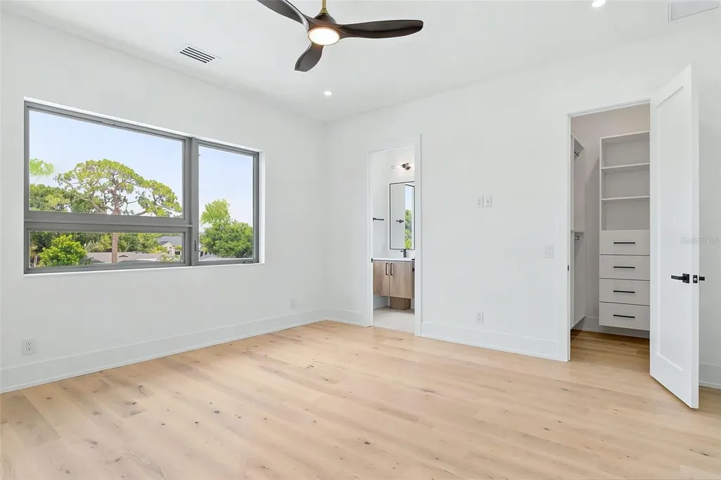 1870 Jasmine Drive Sarasota FL 34239