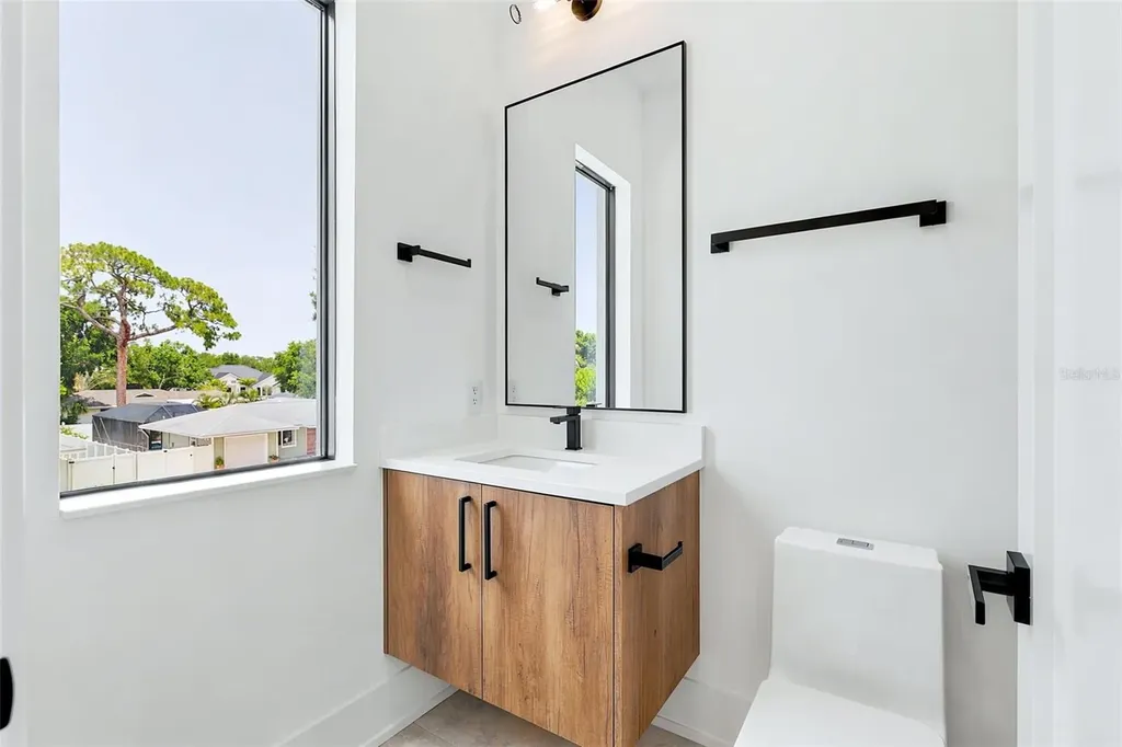 1870 Jasmine Drive Sarasota FL 34239