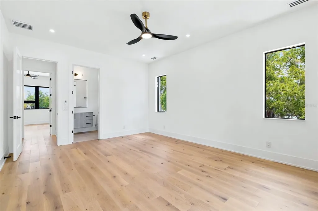 1870 Jasmine Drive Sarasota FL 34239
