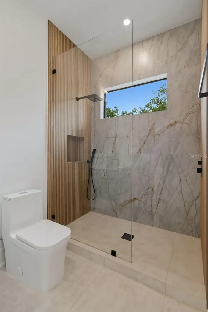 1870 Jasmine Drive Sarasota FL 34239