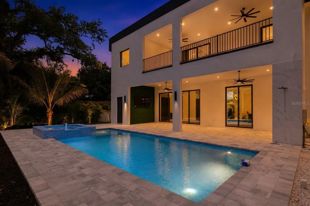 1870 Jasmine Drive Sarasota FL 34239